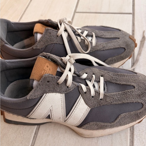 new balance 327 - Picture 2 of 5